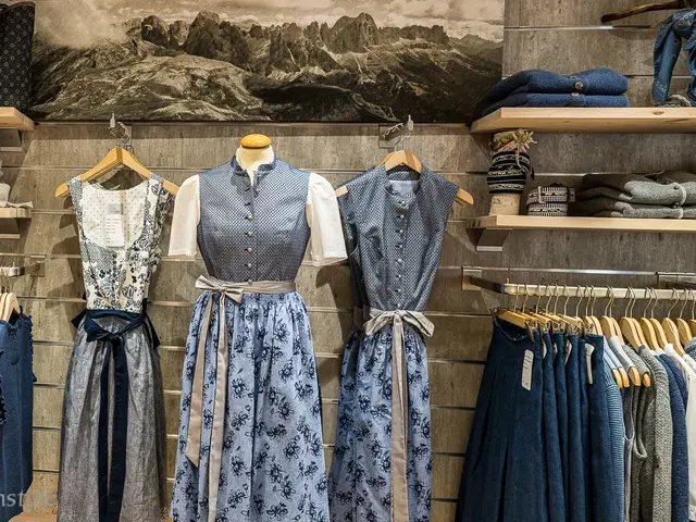 Die Ausstellungsfläche eines Modegeschäfts in Pfronten.
