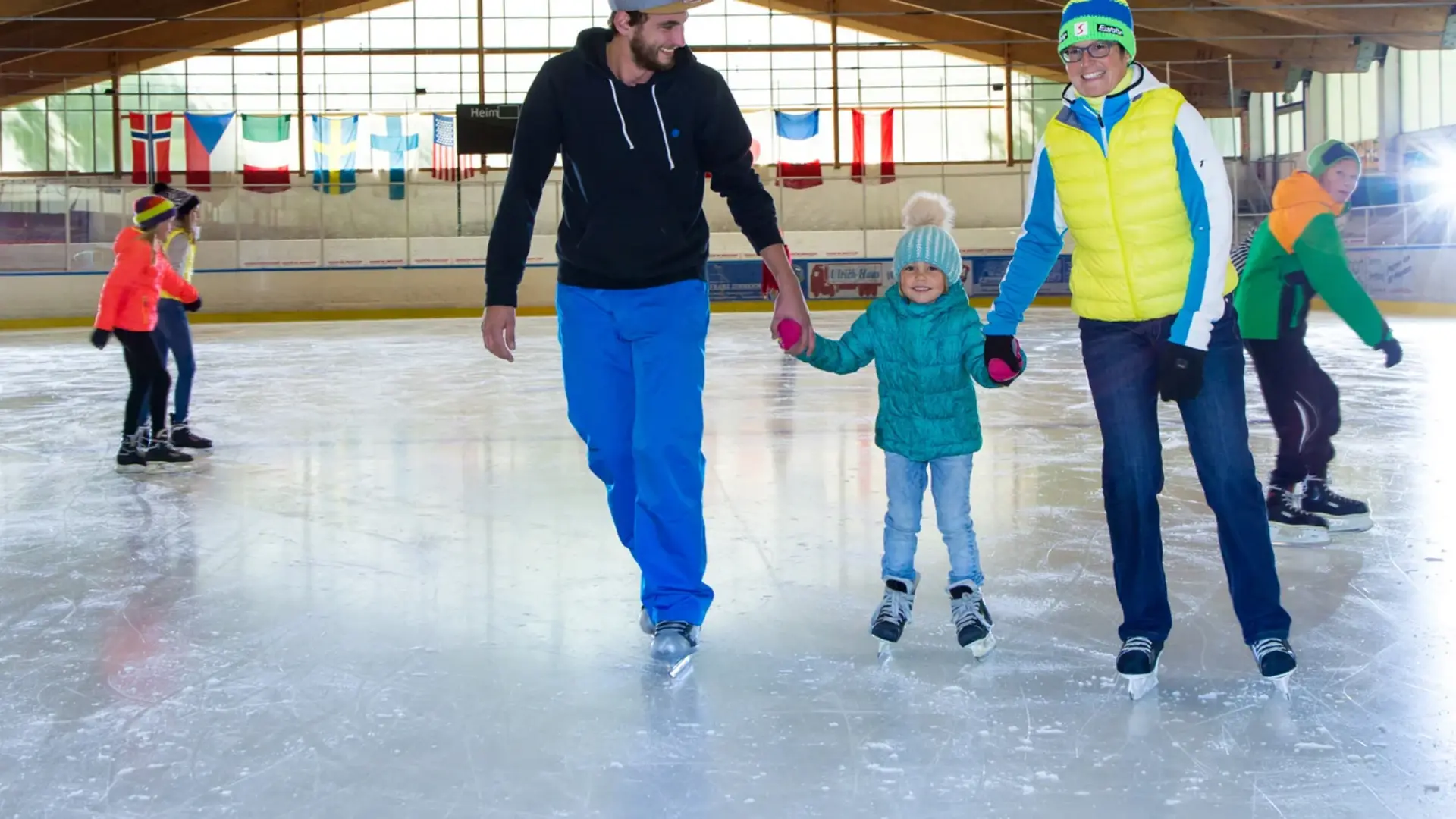 Eislaufen in der Eishalle Pfronten 