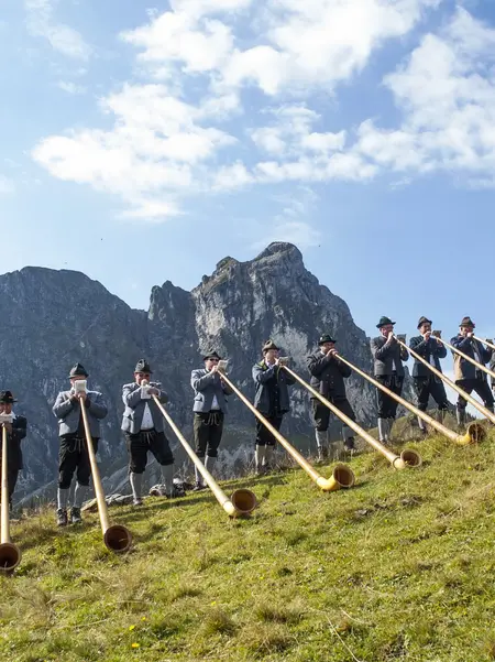 Alphornbläser auf dem Breitenberg