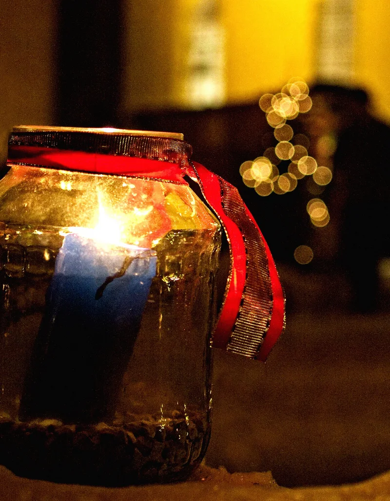 Weihnachtliche Beleuchtung auf in Pfronten im Allgäu.