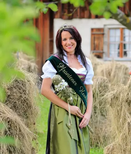 Bergwiesenkönigin Sandra I. ( 2012 - 2014)