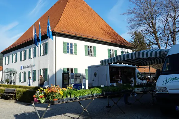 Wochenmarkt am Haus des Gastes