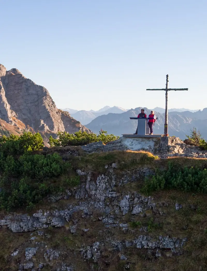 Wanderung zum Gipfelkreuz auf dem Breitenberg