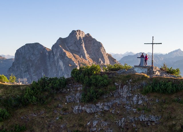 Wanderung zum Gipfelkreuz auf dem Breitenberg