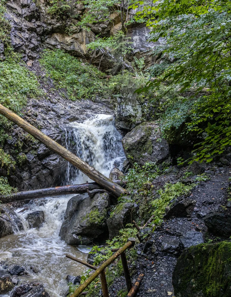 Wasserfall bei der Höllschlucht