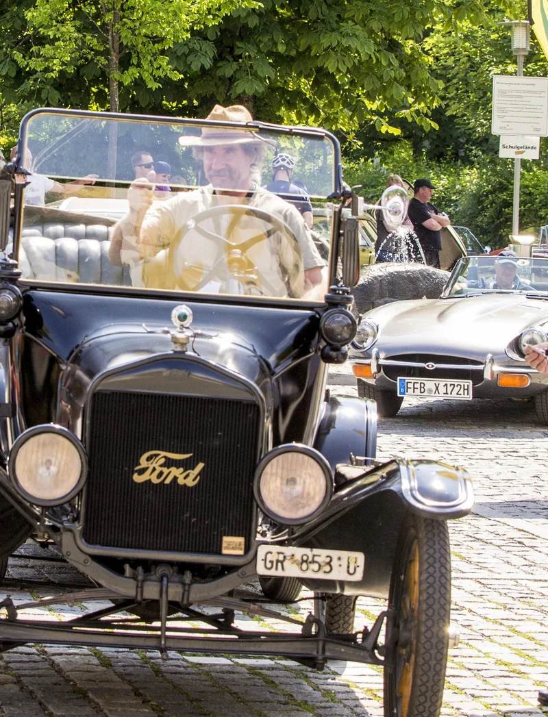 Mehrere Oldtimer beim Oldtimertreffen in Pfronten.