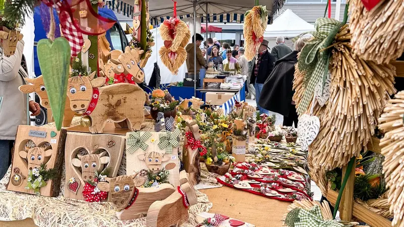 Dekorationen auf dem Krämermarkt
