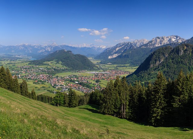 Blick ins sommerliche Pfrontener Tal