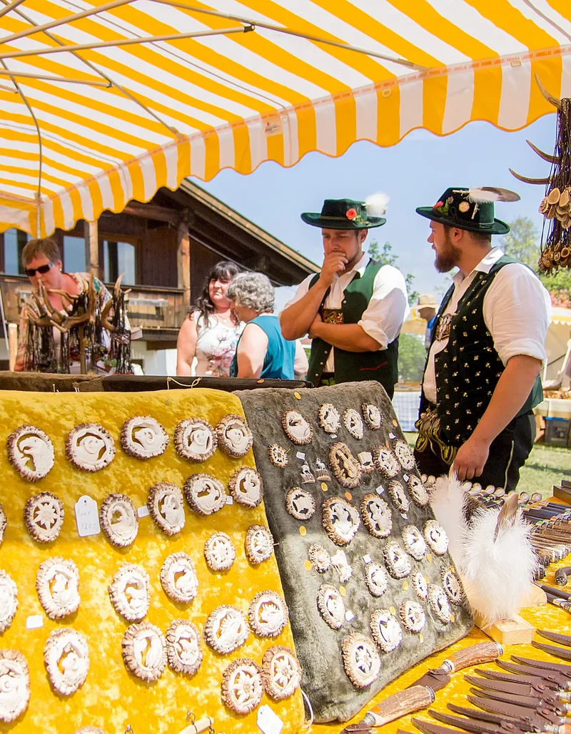 Alles rund um die Tracht beim Trachtenmarkt in Pfronten im Allgäu.
