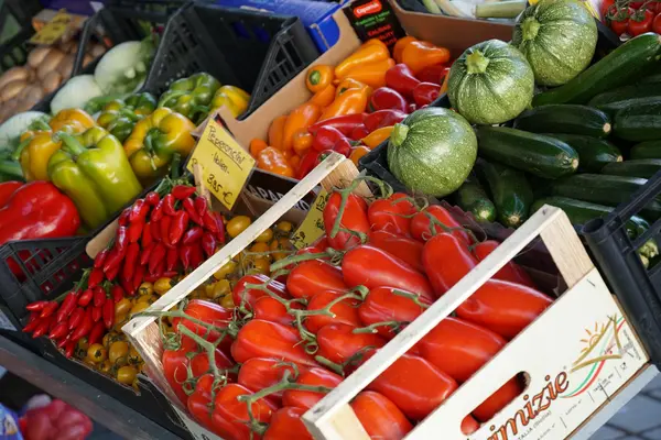 Gemüse auf dem Wochenmarkt am Haus des Gastes