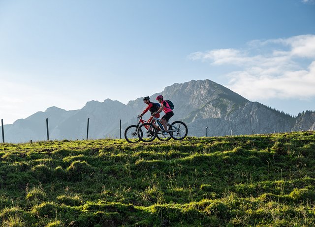 E-Biken in den Alpen in Pfronten im Allgäu 