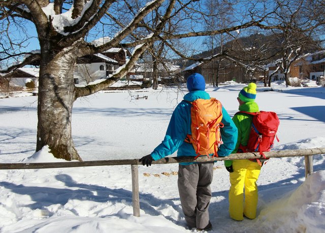 Wanderung zum verschneiten Dorfer Weiher in Pfronten Dorf