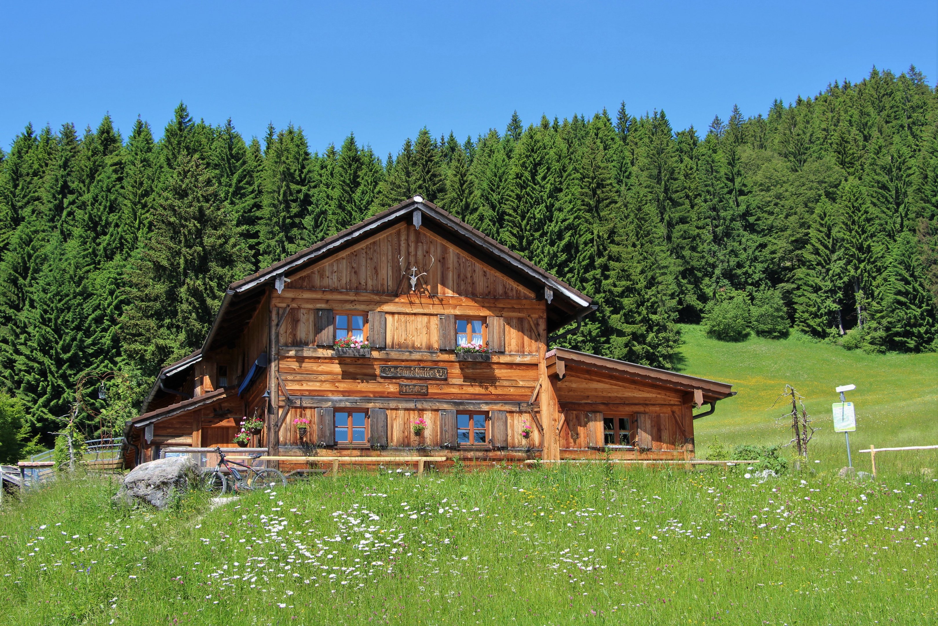 Gundhütte auf dem Edelsberg » Berghütten &amp; Almen im Allgäu finden