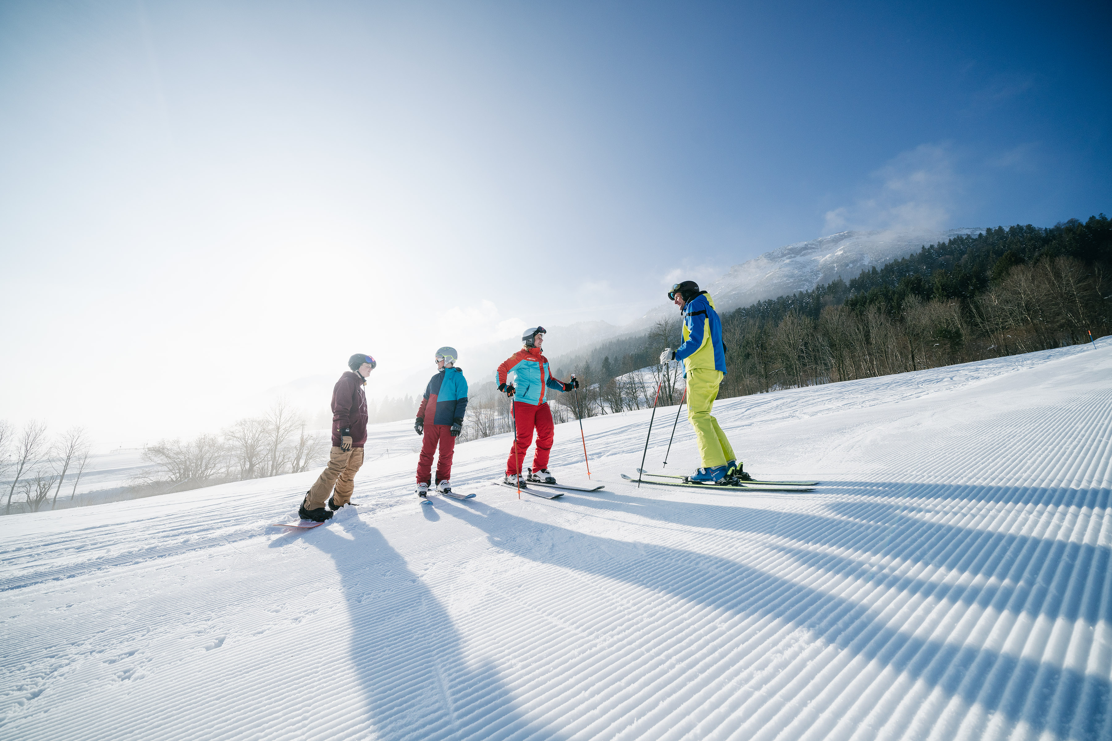 Skifahrer auf der Piste.